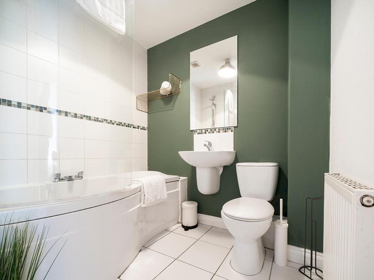 Apartament Titanic View Penthouse - Gated Complex - Parking Belfast Zewnętrze zdjęcie