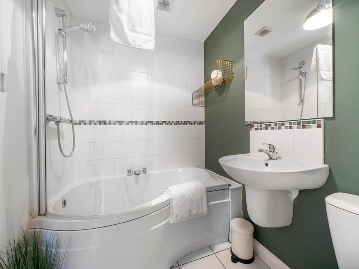 Apartament Titanic View Penthouse - Gated Complex - Parking Belfast Zewnętrze zdjęcie